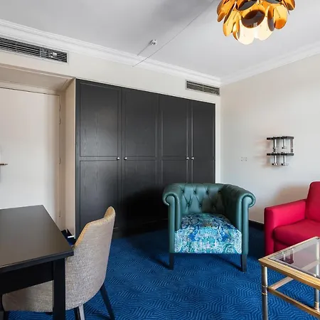 Profilhotels Plaza Hotel 4*