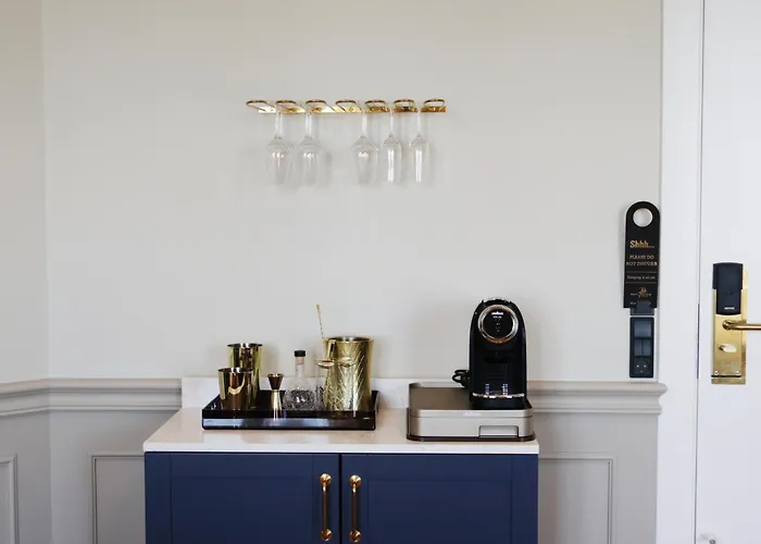 Отель Profilhotels Plaza 4*