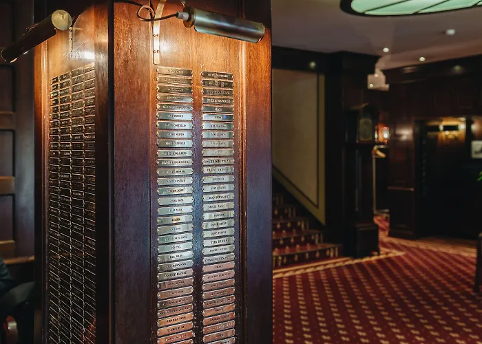 Отель Profilhotels Plaza 4*